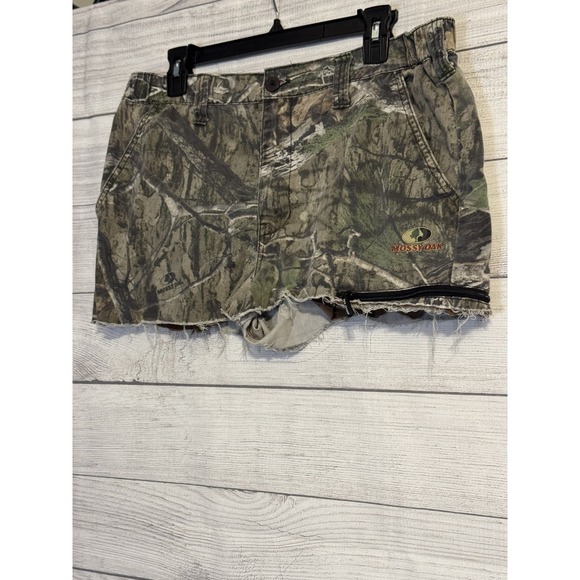 Mossy Oak Camo Cut Off Shorts Size Medium/Large - Picture 4 of 7